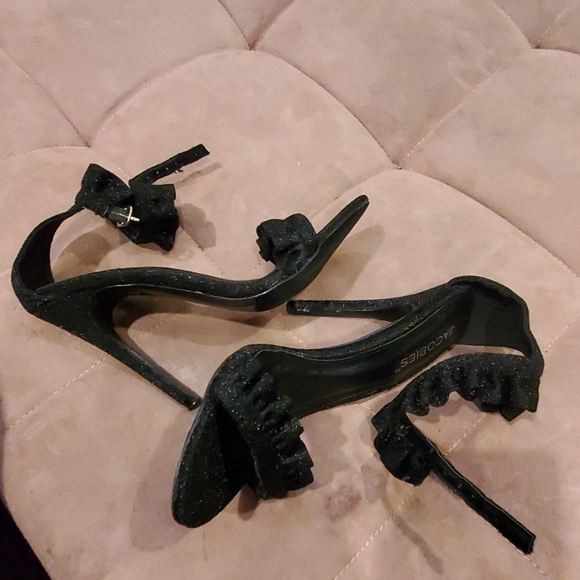 Shoes - Picture 4 of 5